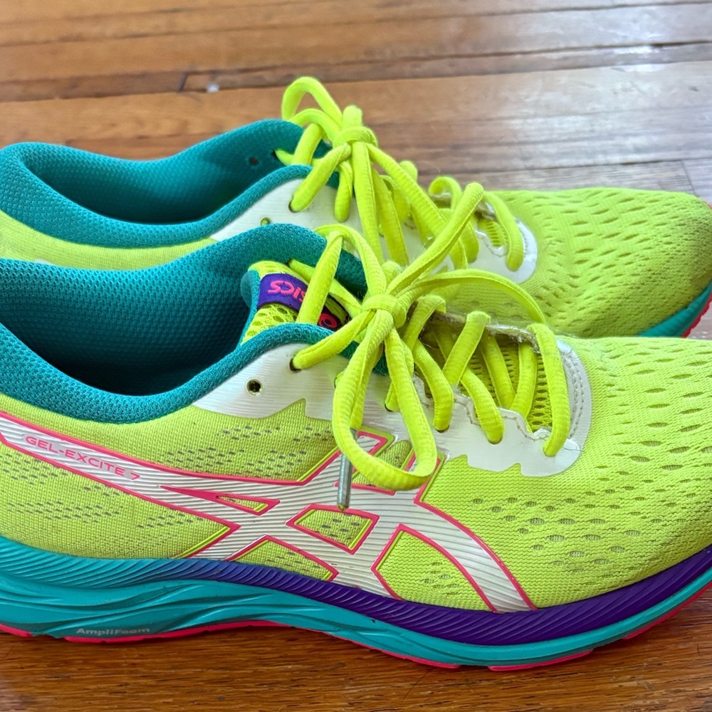 ASICS Women's Gel-Excite 7 Neon Yellow and Teal sneakers size 7.5